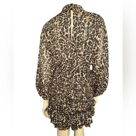 Women’s Chic Leopard Print Smocked Mini Dress size Small - Picture 6 of 11